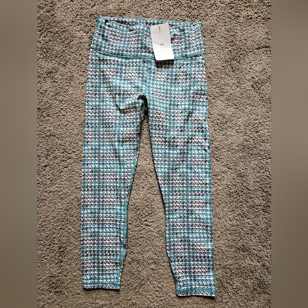 Fabletics Green and White Leggings Comfortable Fit